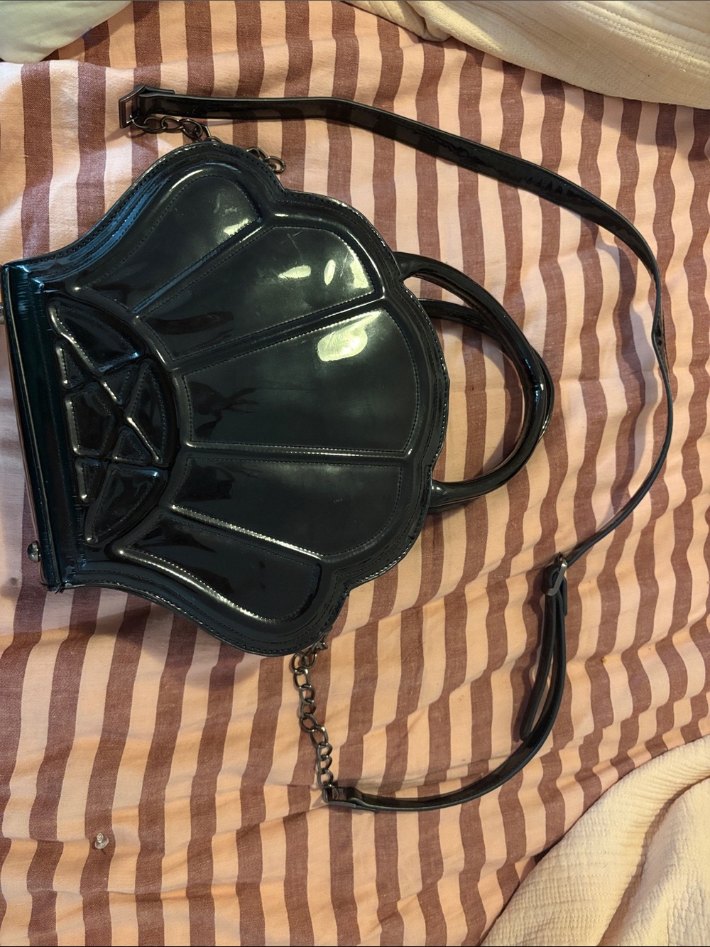 Killstar Glossy Black Shell-Shape Shoulder Bag